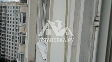 Установить новый кондиционер на балконном парапете