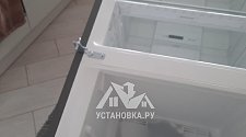 Перенавесить двери холодильника