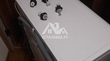 Установить отдельностоящую в ванной комнате стиральную машину Indesit