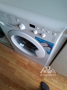 Установит стиральную машину