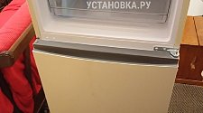Перенавесить двери холодильника