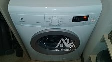Установить отдельностоящую стиральную машину Electrolux EWF 51484 EOS