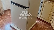 Перенавесить двери холодильника