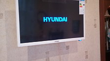 Навесить на стену и настроить новый телевизор Hyundai диагональю 32 дюйма