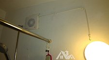 Заменить настенный светильник в ванной комнате
