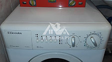Установка стиральной машины Electrolux
