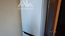 Перенавесить двери холодильника