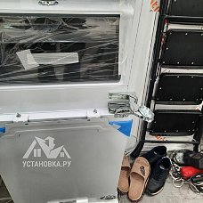Перенавесить двери холодильника