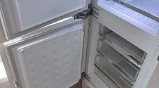 Навесить фасад на встраиваемый холодильник