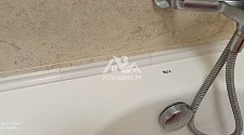 Загерметизировать стык ванны и стены