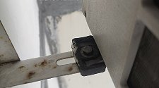 Установить виброопоры на внешний блок кондиционера 