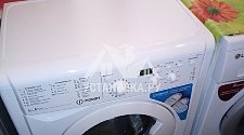 Установить и подключить отдельностоящую стиральную машину Индезит в ванной комнате на готовые коммуникации
