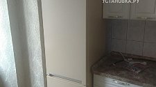 Установить холодильник и перенавесить двери