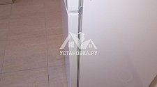 Установить отдельно стоящую в ванной комнате новую стиральную машину Beko