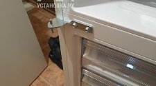 Перенавесить двери холодильника