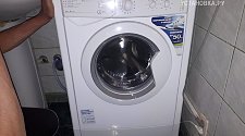 Установить стиральную отдельностоящую машину Indesit IWSE 6105 B