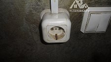 Работа по установке накладной розетки