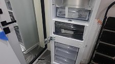 Перенавесить двери холодильника