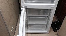 Перевесить двери на новом отдельностоящем холодильнике 