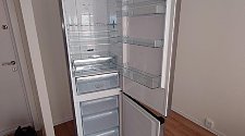 Перевесить двери на холодильнике