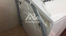 Установить новую отдельностоящую ванной и стиральную машину фирмы Hotpoint-Ariston