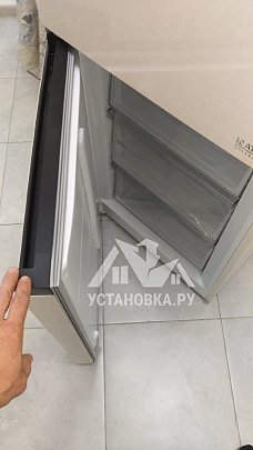 Перенавесить двери холодильника