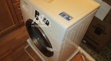 Установить стиральную машину Samsung WF8590NLW9 в ванной