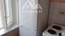 Установить новый отдельно стоящий холодильник