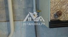 Демонтировать и установить на кухне отдельностоящую стиральную машину на готовые коммуникации