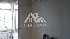 Установить кондиционер Комфи мощностью до 2,5 кВт на балконный парапет