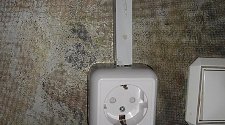 Работа по установке накладной розетки