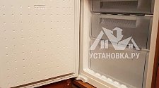 Установить встроенный холодильник Bosch KIV38X20RU