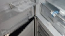 Перенавесить двери холодильника