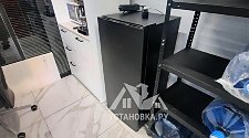 Установить новый отдельно стоящий холодильник