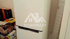 Установить отдельностоящий холодильник INDEZIT DF5160W