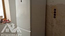 Перенавесить двери холодильника