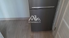 Установить отдельностоящий новый холодильник Beko