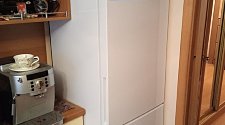 Установить новый отдельно стоящий холодильник