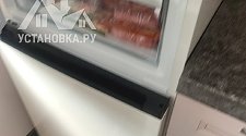 Перенавесить двери холодильника