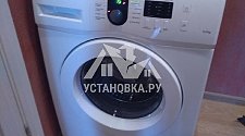 Установить отдельностоящую стиральную машину Samsung WF60F1R0H0W в коридоре