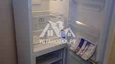 Установить отдельностоящий холодильник INDEZIT DF5160W