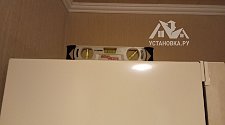 Установить холодильник