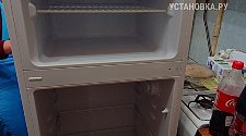 Перевесить двери на холодильнике