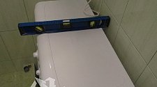 Установить в ванной комнате отдельно стоящую стиральную машину Indesit IWUC 4105