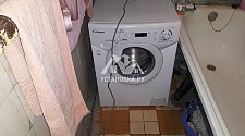 Установить отдельностоящую стиральную машину Candy AQUA 114D2 в ванной комнате