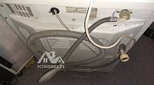 Установить на кухне новую отдельностоящую стиральную машину Indesit