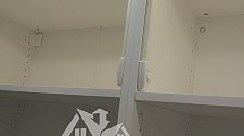 Установить светодиодную ленту в декоративном профиле в гардеробном шкафу