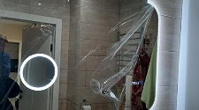 Установить в ванной комнате зеркало с подсветкой