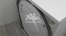 Установить новую отдельностоящую в ванной комнате на готовые коммуникации стиральную машину Hotpoint Ariston