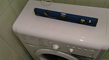 Установить в ванной комнате отдельно стоящую стиральную машину Indesit IWUC 4105